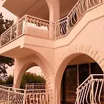 Guesthouse Gauss Πανσιόν Οπατία