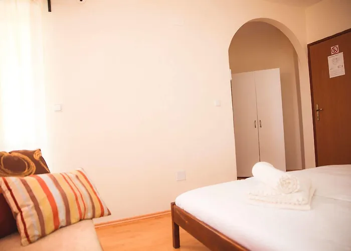 Guesthouse Gauss 3* أوباتيا
